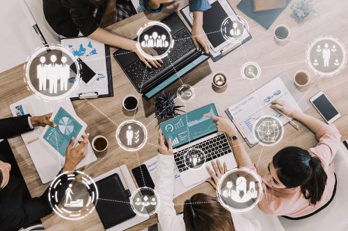 © InfiniteFlow - stock.adobe.com Foto: Teammeeting